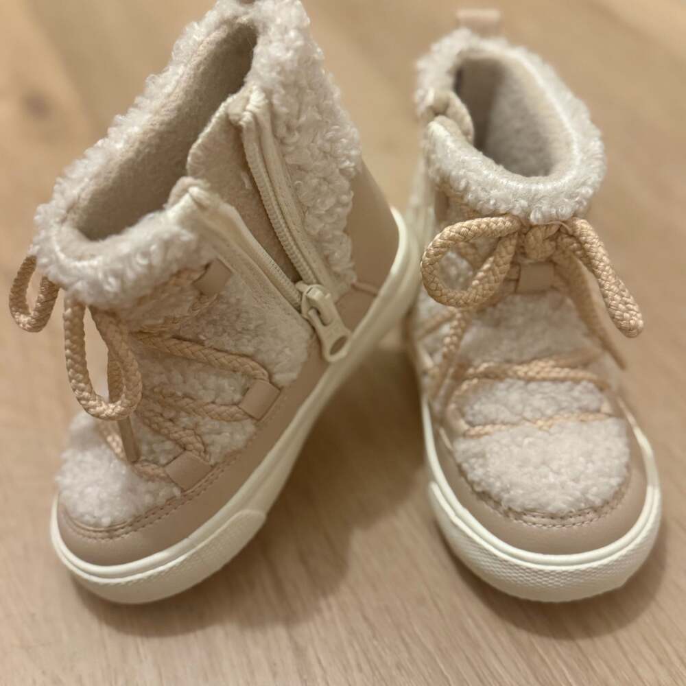 Cat & Jack Toddler Jodi Zipper Shearling Style Boots in Cream